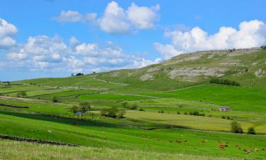 Hotels with Parking in Redmire