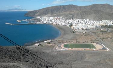 Hoteles con estacionamiento en Juan Gopar