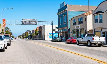 Hotels with Parking in Castroville