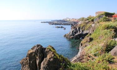 Hotels with Parking in Stazzo