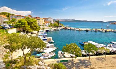 Hotel con parcheggio a Brodarica