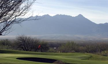 Hoteller med parkering i Green Valley