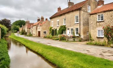 Hotels with Parking in Hovingham