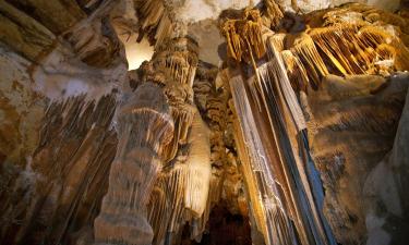 Saint-Paul-le-Jeune şehrindeki otoparklar