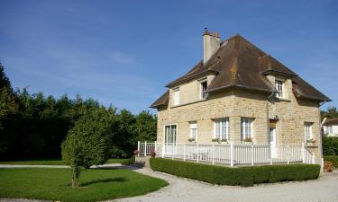 Cottages in Trelly