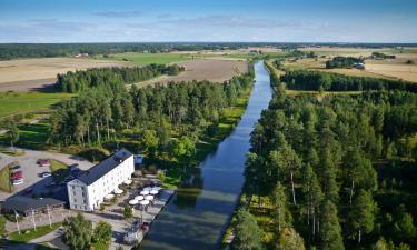 Hoteluri cu parcare în Lyrestad