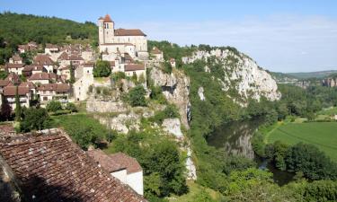 Hotels with Parking in Calès