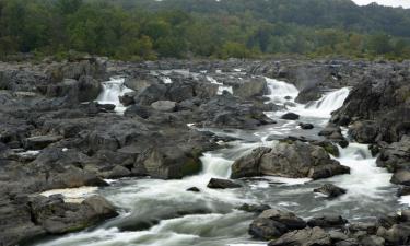 Hotel dengan parkir di Potomac