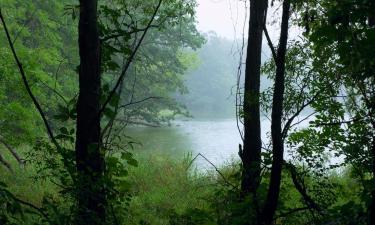 Отели с парковкой в городе Апл-Вэлли