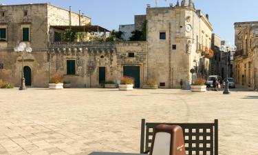 Hoteles con estacionamiento en Spongano