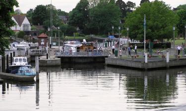 Apartments in Teddington