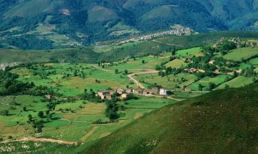 Family Hotels in Llenín