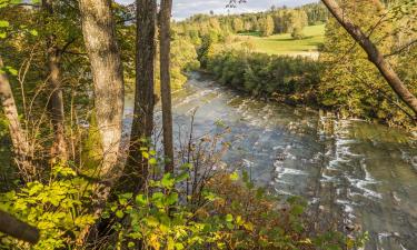 Hotels with Parking in Dwernik