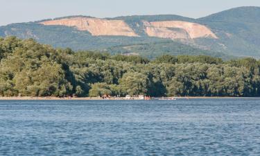 Hotels with Parking in Verőce