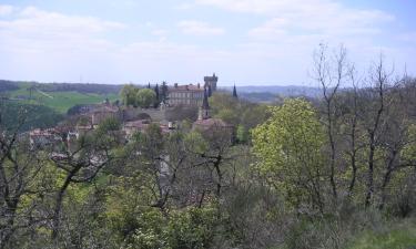 Hotels amb aparcament a Montégut