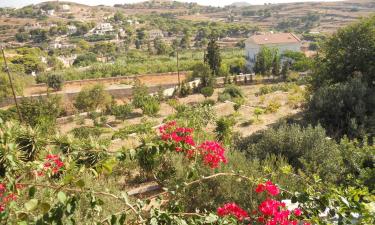 Vacation Rentals in Chrousa