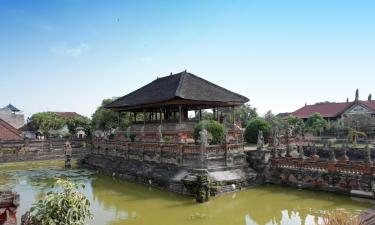 Hotel con piscina a Semarapura