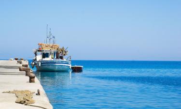 Platanias şehrindeki otoparklar