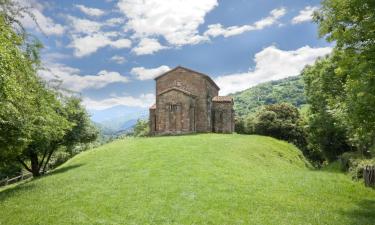 Country Houses in Pola de Lena