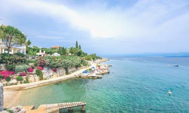 Hotels with Parking in Vantačići