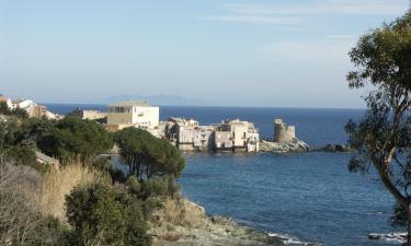 Hotels with Parking in Brando