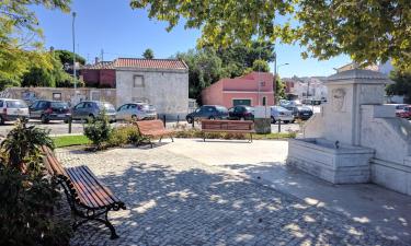 Hoteles con estacionamiento en São Domingos de Rana