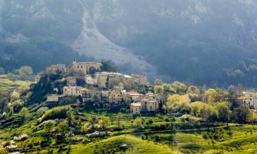 Hotels with Parking in SantʼEufemia a Maiella
