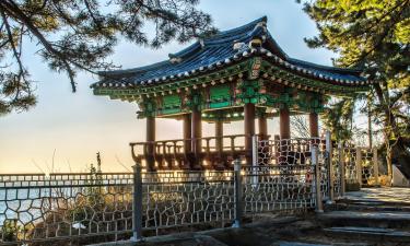 Hotels with Parking in Goseong