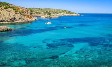 Hotels with Pools in Cala Bassa