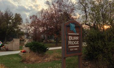 Hotels with Parking in Burr Ridge
