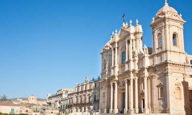 Hoteles con estacionamiento en San Corrado di Fuori