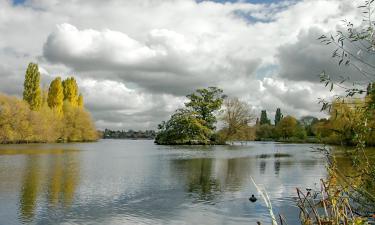 Hotels with Parking in Welling