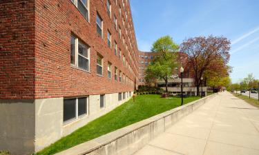 Hotel dengan Parking di Macomb