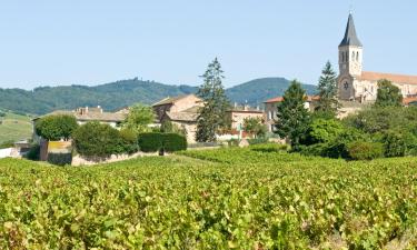 Hoteles con estacionamiento en Saint-Ythaire