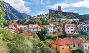 Hotéis com estacionamento em Krujë