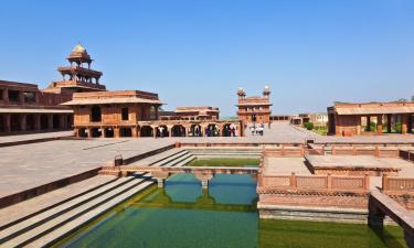 Hotéis com Estacionamento em Fatehpur Sīkri