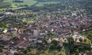 Hotels with Parking in Villeneuve-dʼAveyron
