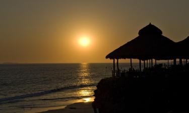 Hotels with Pools in Santa Cruz