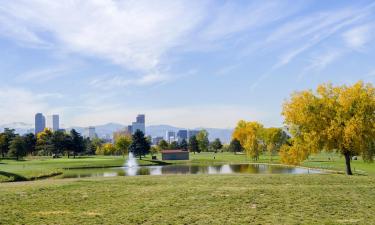 Hoteles con estacionamiento en Commerce City