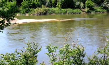 Hotels with Parking in Sancergues