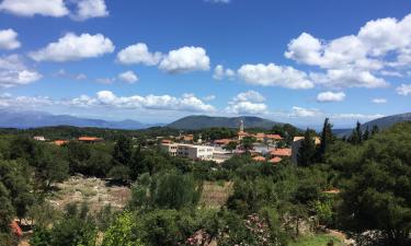 Holiday Rentals in Mesovoúnia