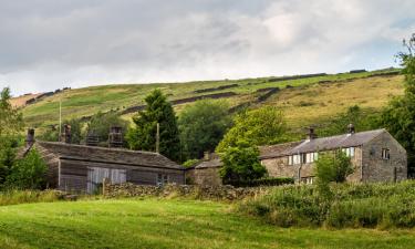 Hotels with Parking in Marsden