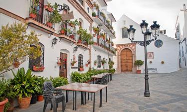 Hoteles con estacionamiento en Villanueva del Rosario