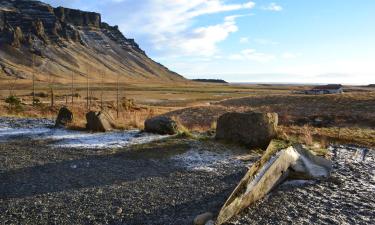 Hotels with Parking in Borgarhöfn