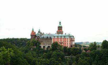 Hotel dengan parkir di Swiebodzice