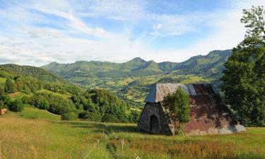 Saint-Cirgues-de-Jordanne şehrindeki otoparklar