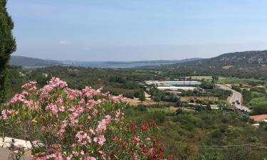 Hotels amb aparcament a Cugnana