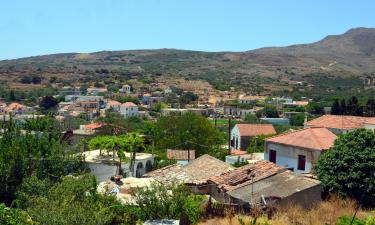 Hotels with Parking in Rodhopós