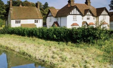 Hotel dengan parkir di Wendover