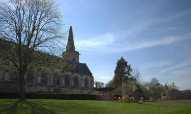 Viešbučiai su vietomis automobiliams mieste Fontaine-sur-Somme